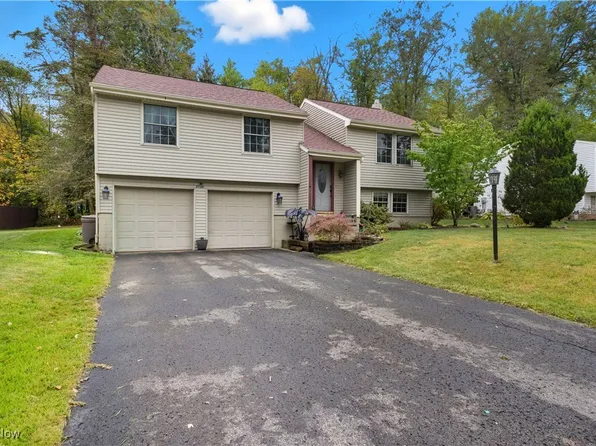 2980 Malibu Dr, Warren, OH 44481