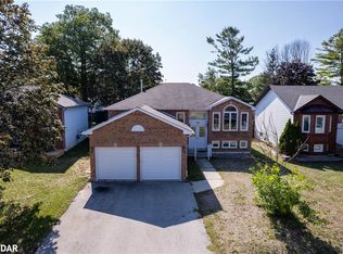 12 Langevin Dr, Wasaga Beach, ON L9Z 1C6