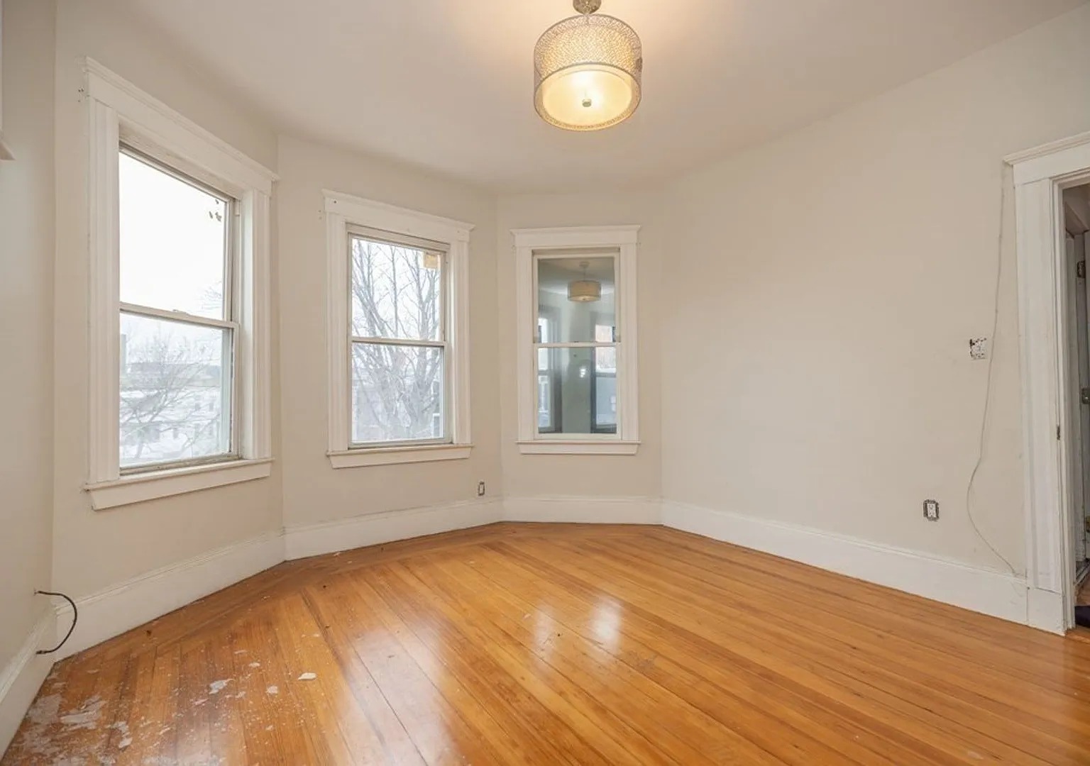 3 bed 1.5 bath in Cambridge... Recently Renovated — Photo 4