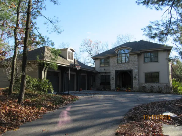 4694 Catamount Trl NE, Ada, MI 49301