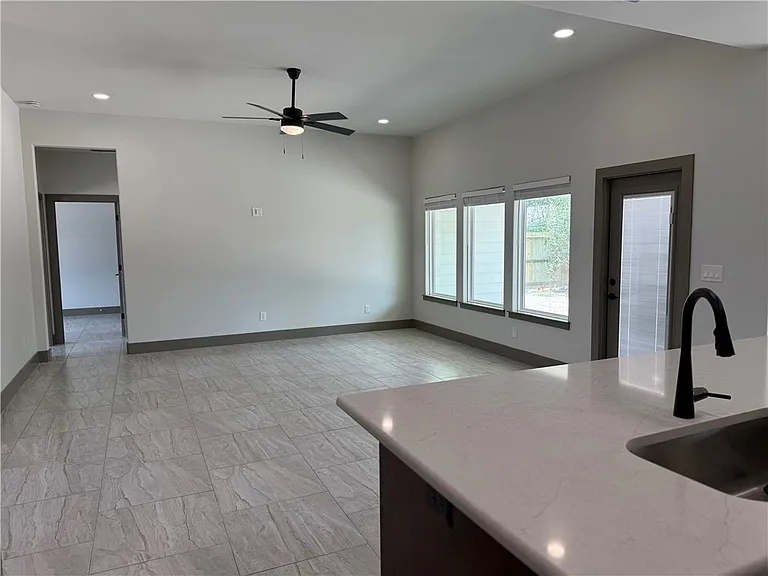3805 Willow Weep Dr — Photo 3