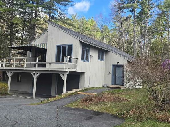 1608 Marsh Family Road, Hartford, VT 05059