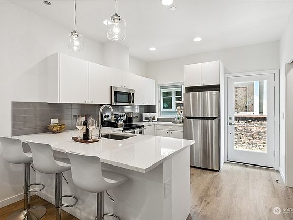 5th image of 1903 N Oakes Street #B