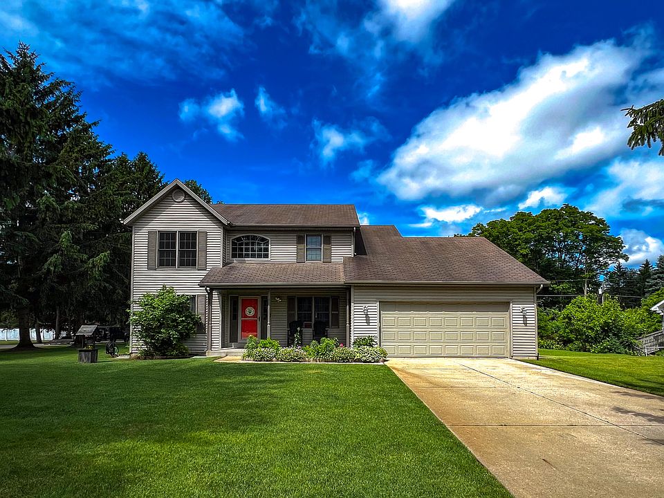 1st image of 830 E Park Dr