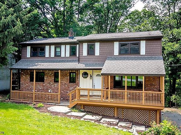 2nd image of 7 Hemlock Dr