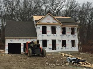 312 Deerfield Ridge Dr, Groton, CT 06355