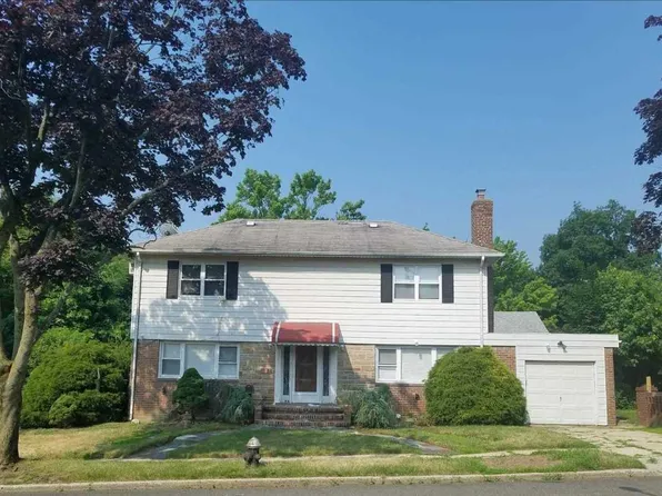 8554 211th St, Hollis Hills, NY 11427