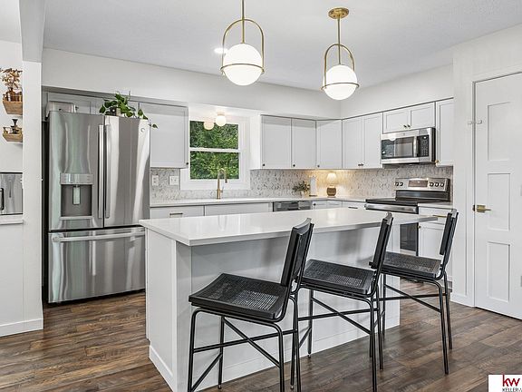 5th image of 15010 Douglas Cir