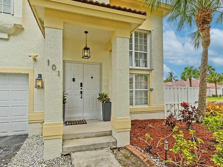 101 Gables Blvd — Photo 30