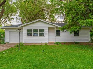 212 Palmer Ave, Lincoln, IL 62656