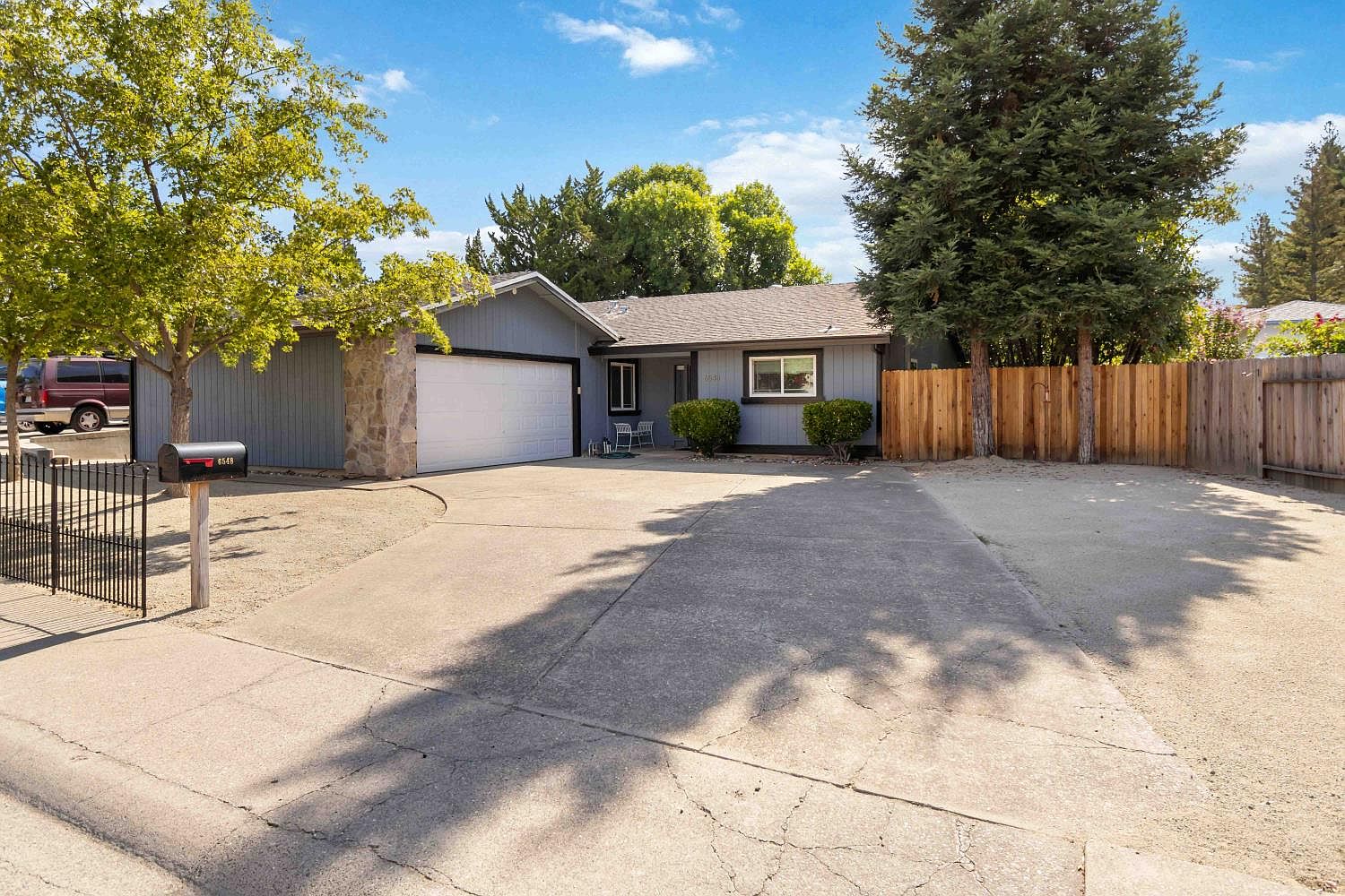 ヒドラ2.1b 6548 Indian River Dr, Citrus Heights, CA 95621 | MLS #226088321