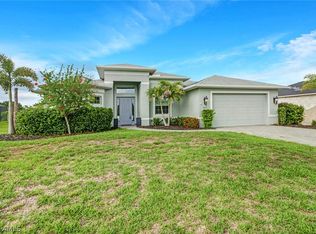 8231 Hunters Glen Cir, North Fort Myers, FL 33917