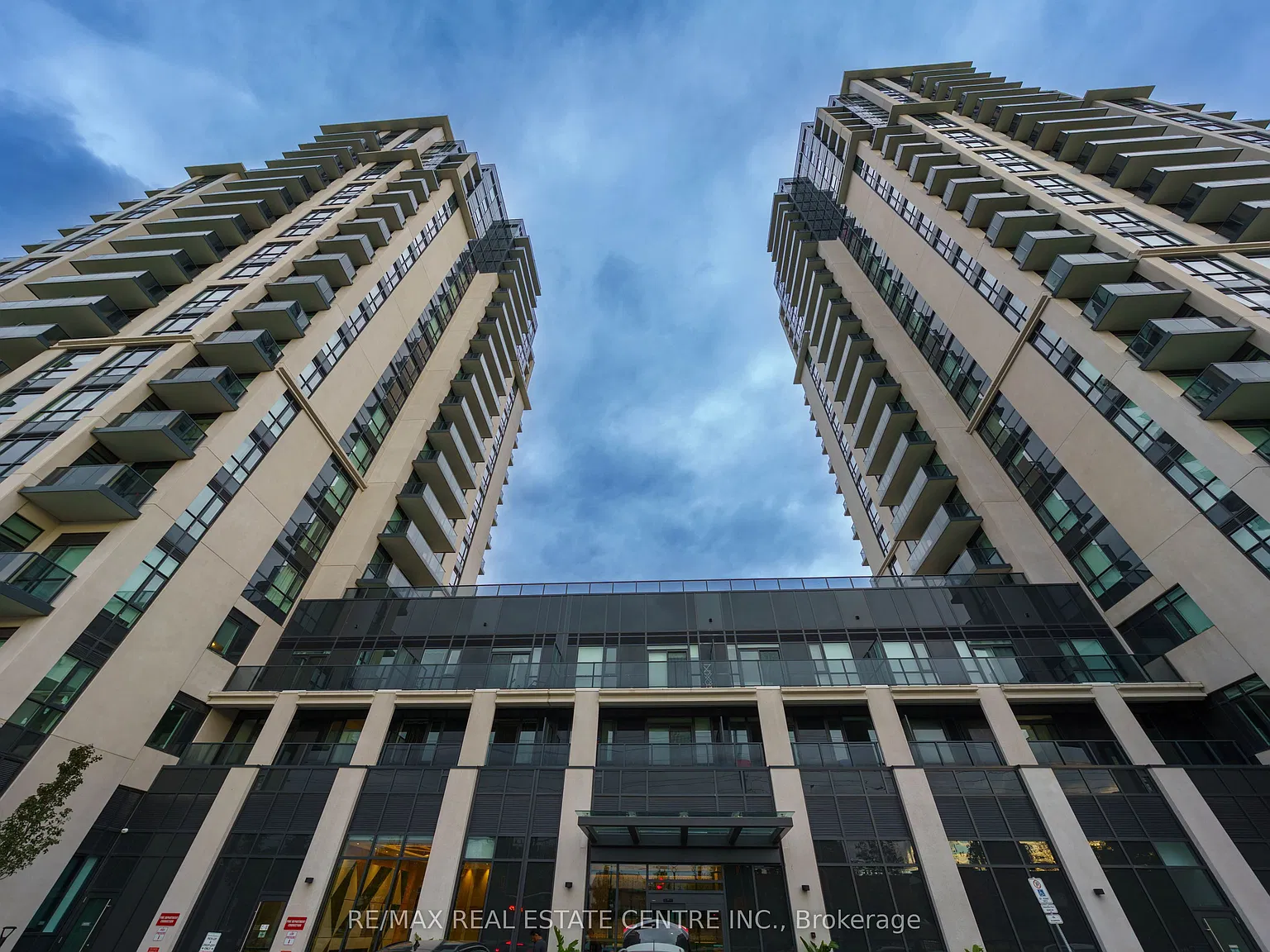 3 bed, $2,800 — Photo 1