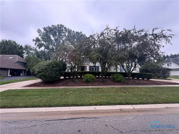 7428 Kings Walk Ln, Sylvania, OH 43560