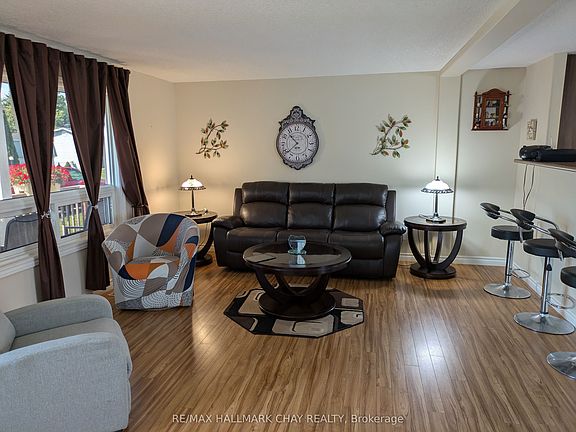 5th image of 50 Linden Ln