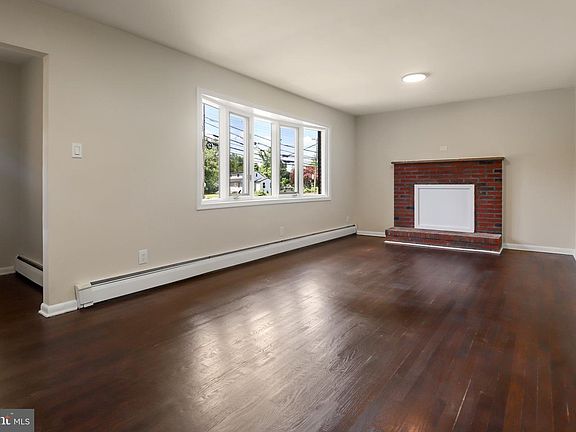 4th image of 90 Yorke St