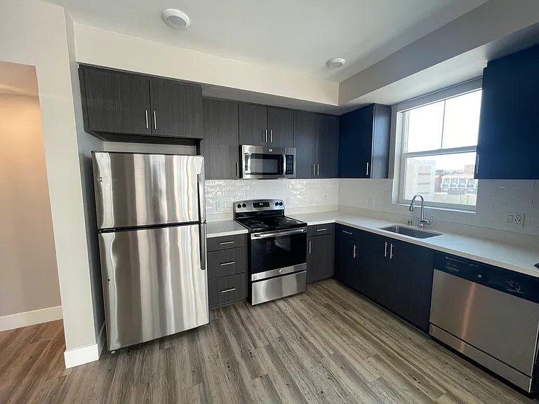 569 W Date St #502 — Photo 15