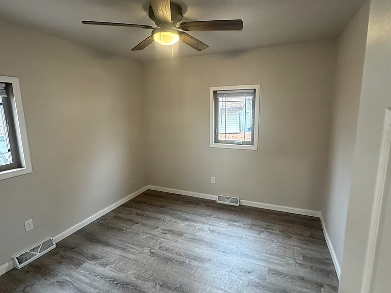 107 Lakeview Dr — Photo 12