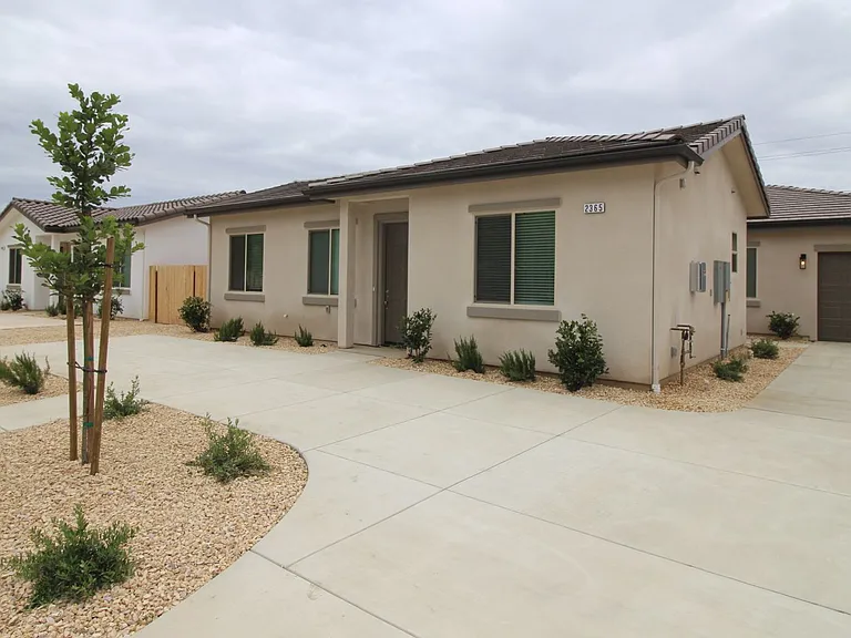 2365 N Arthur Ave — Photo 1