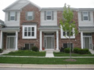 3305 Redbud Dr, Lindenhurst, IL 60046