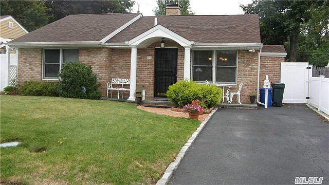 1st image of 10 Poplar Pl