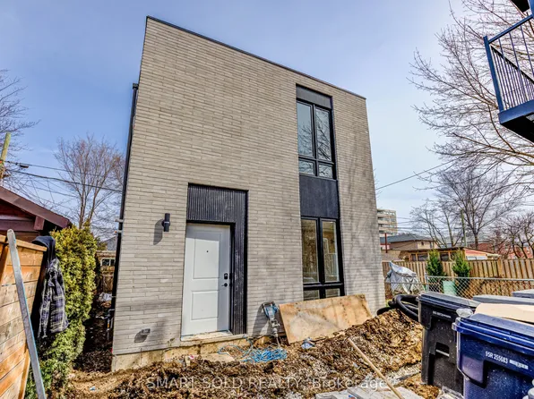 33 Kirknewton Rd, Toronto, ON