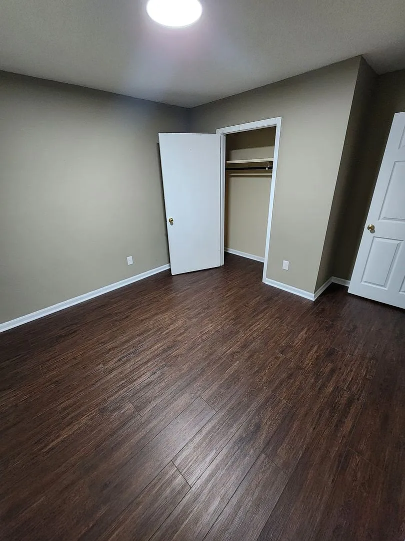 314 Brookside Drive — Photo 2