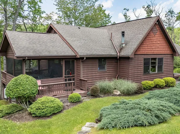 12 Raspberry Ln, Laporte, PA 18626