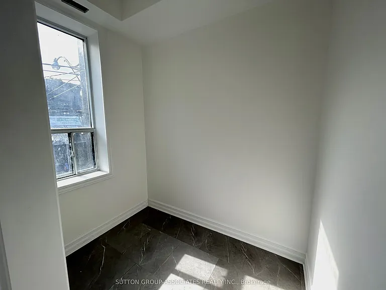 792 College St #2 — Photo 9