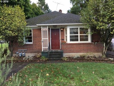 5546 NE Halsey St, Portland, OR, 97213