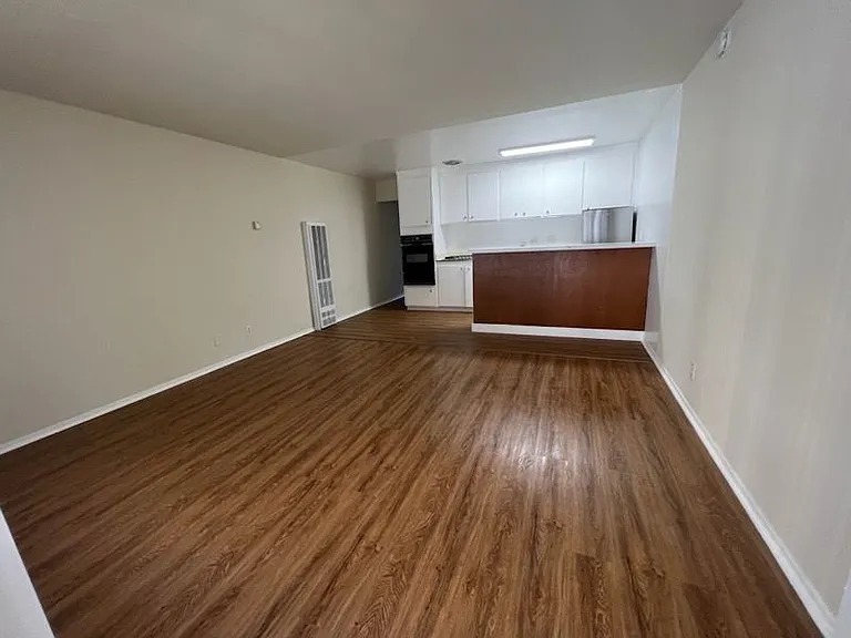 380 Euclid Ave. — Photo 13