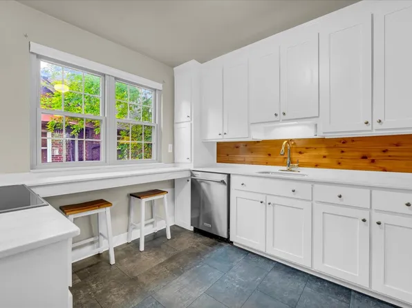 609 Neff Rd, Grosse Pointe, MI 48230