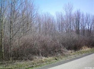 E Maple Ave, Geneva, OH 44041