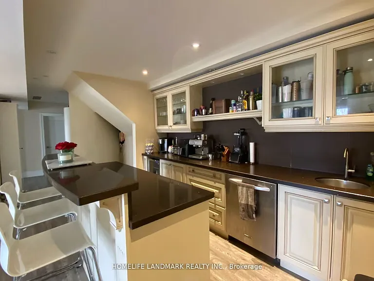 120 Argonne Cres #BASEMENT — Photo 2