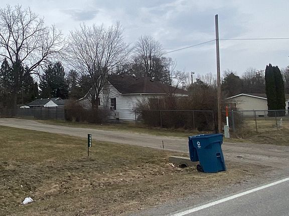 3rd image of 10154 Dodge Rd