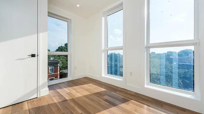 Rented by Nooklyn NYC LLC | media 21