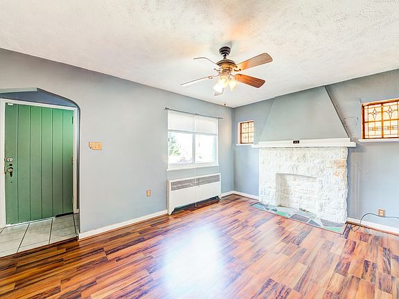 2nd image of 2475 Woodward Ave