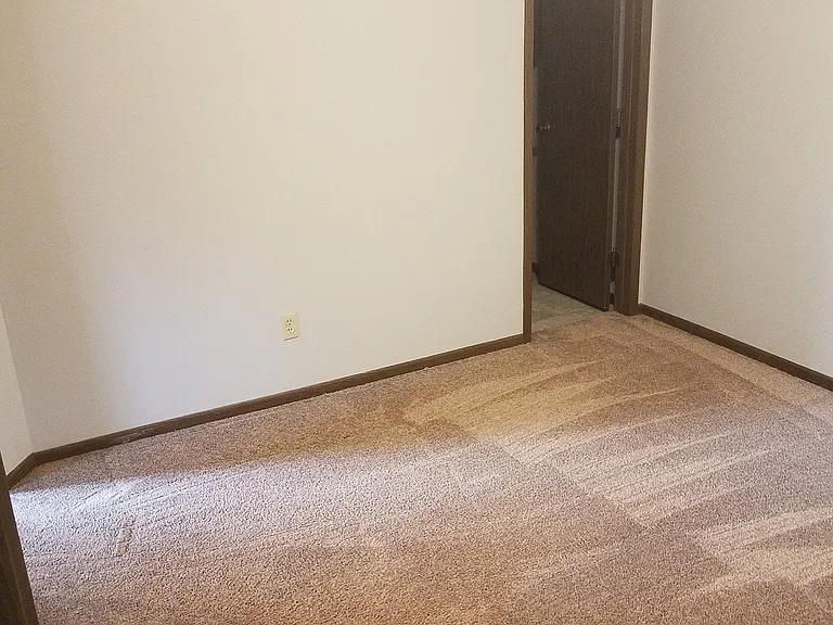 1320 Jennifer Ct — Photo 6