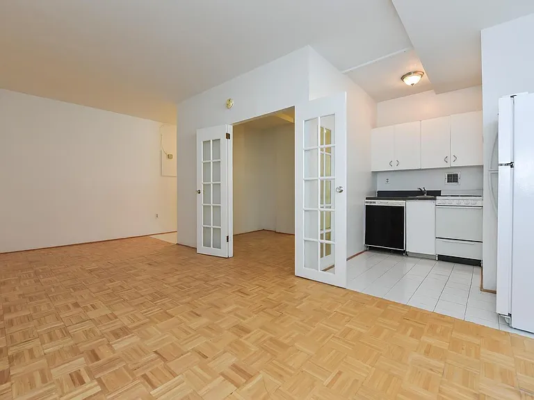 1021 Arlington Blvd #313 — Photo 2