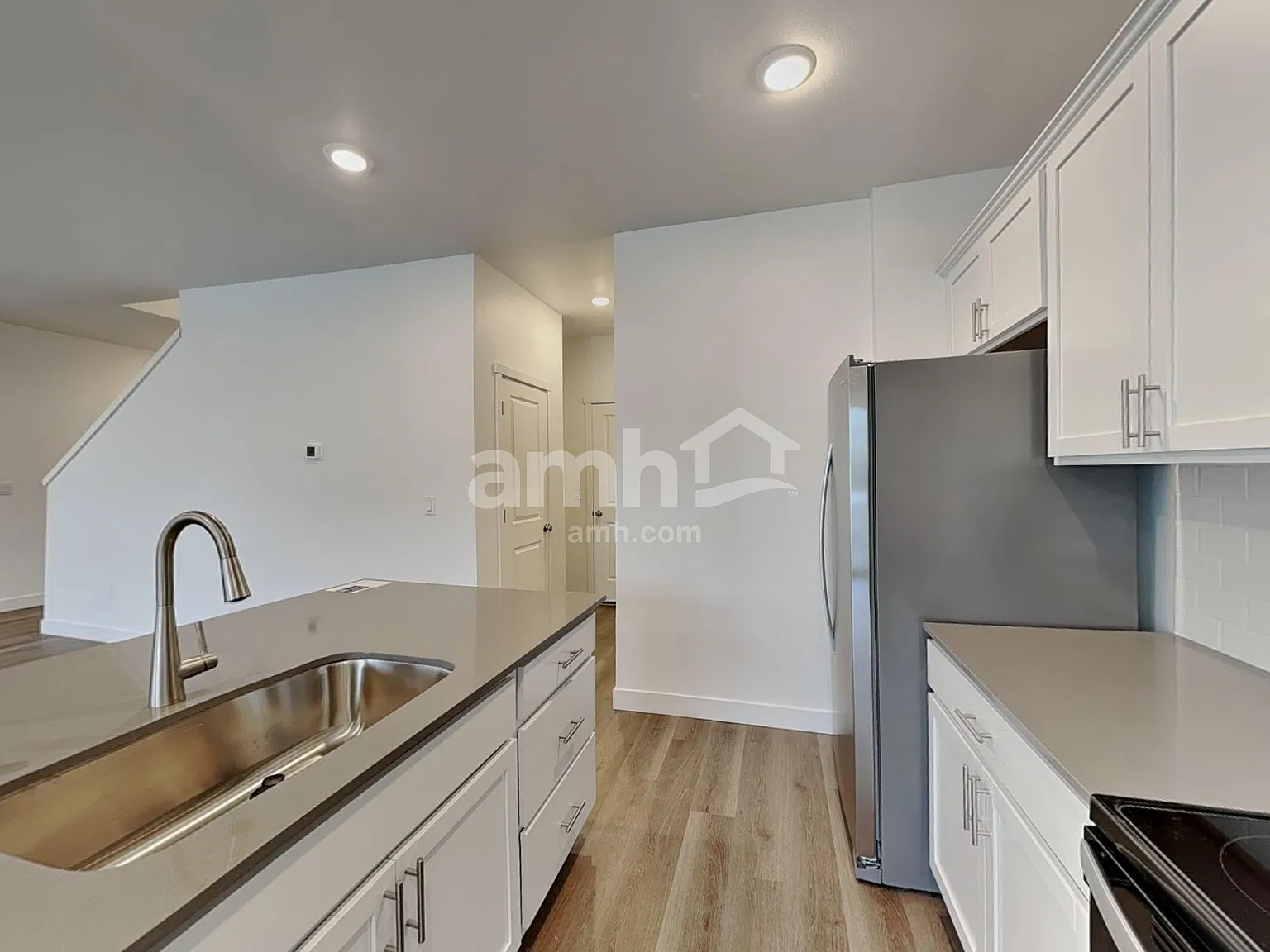 4 bed, 2.5 bath, 1978 sqft, $3,570 — Photo 3