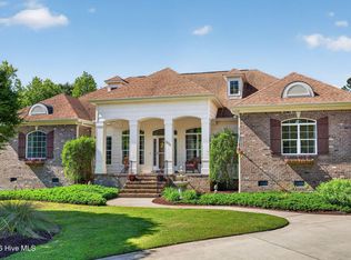 305 Pecan Ct, Hampstead, NC 28443