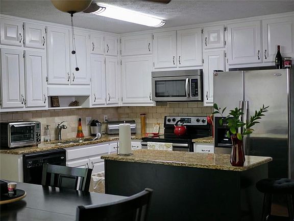 5th image of 2115 Wolf Creek Ct