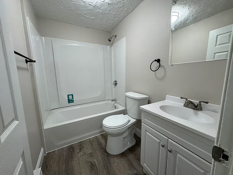 328 Greenwood St #B-4 — Photo 8