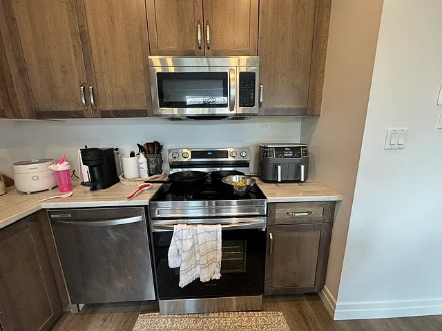 861 Edinburgh Dr — Photo 16