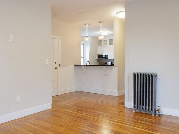 5th image of 157 Winthrop St #2