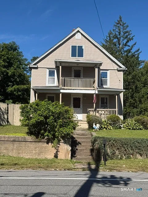 3 bed, 1.0 bath, 884 sqft, $2,000 — Photo 1
