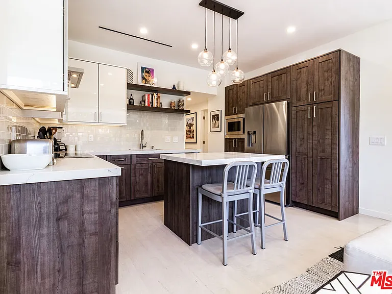 838 N Doheny Dr #203 — Photo 11
