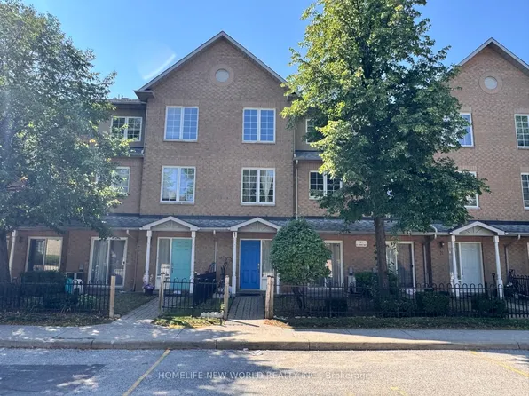 21 Saint Moritz Way #12, Markham, ON L3R 4G4