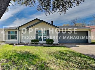 5402 Windy Meadow Dr, Arlington, TX 76017