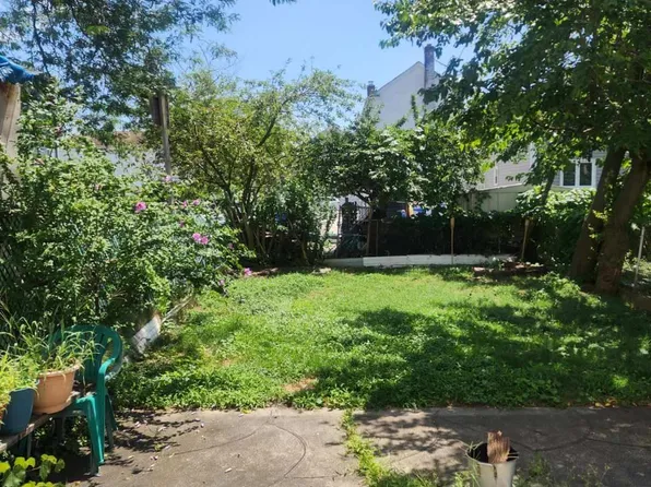 72-11 Burchell Avenue image 15 of 15